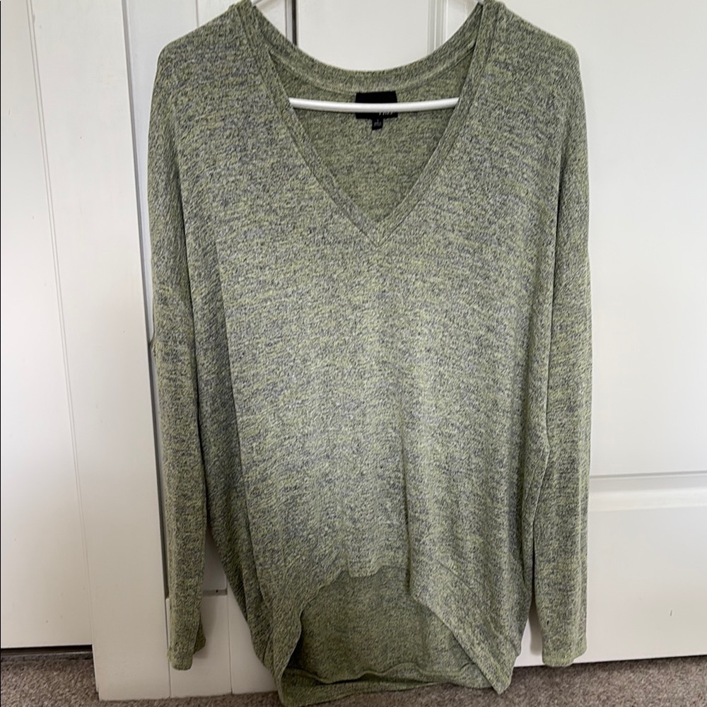 Wilfred Green V-Neck Sweater Lightweight Knit